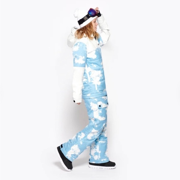 ONESKEE WOMEN’S ACCLIMATE SNOW SUIT WHITE/BLUE SKY - 3 - Picture 3 of 9